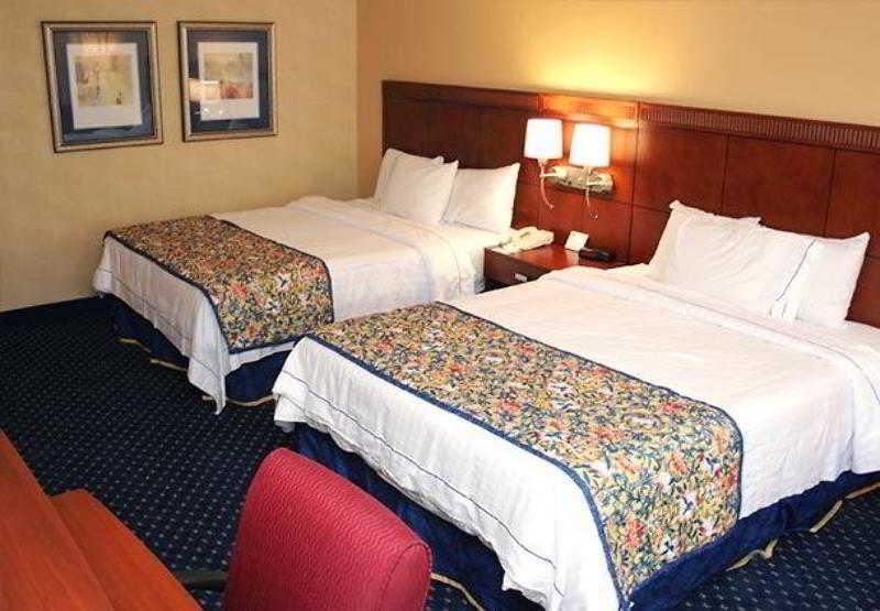 Hotel Courtyard By Marriott Augusta Habitación foto
